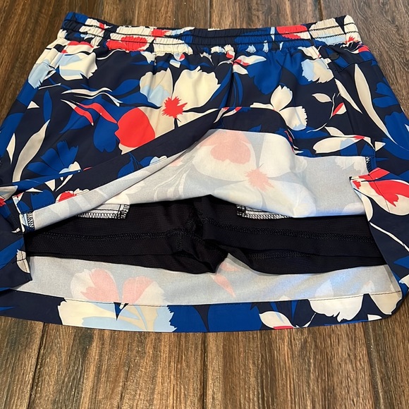 🚤 NWT Tommy Bahama brand women’s skort with four pockets - Picture 3 of 10